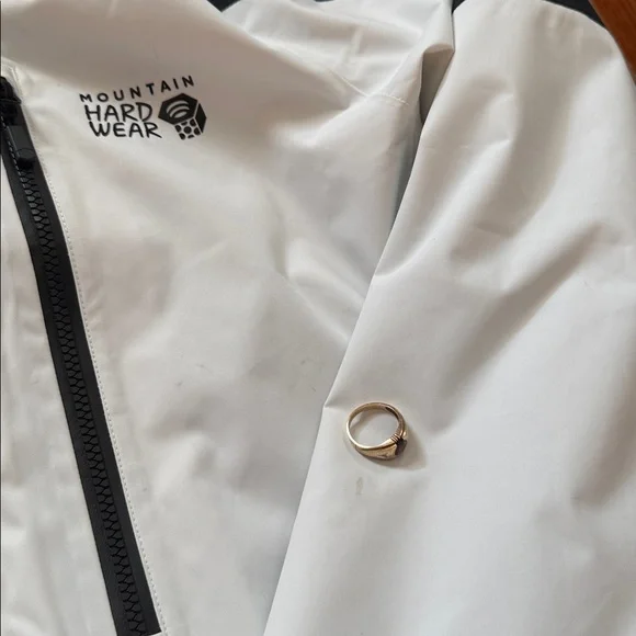 Mountain Hardwear Shell Jacket - Picture 15 of 15